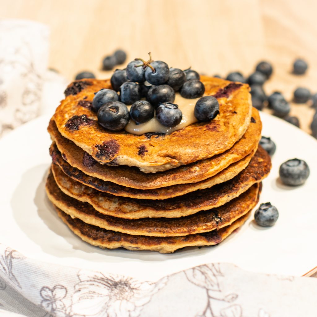 Овсяные блины с ягодами без глютена, лактозы, сахара и яиц (Vegan)